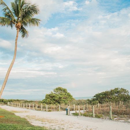 West Wind Inn Sanibel Exterior photo