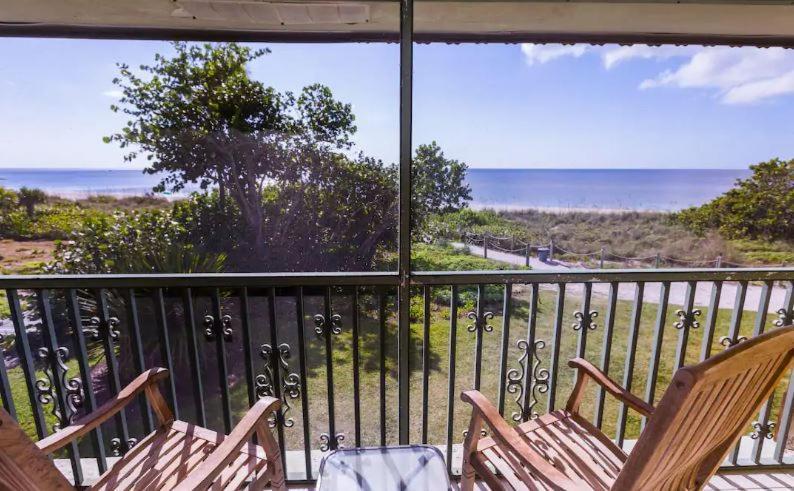 West Wind Inn Sanibel Exterior photo