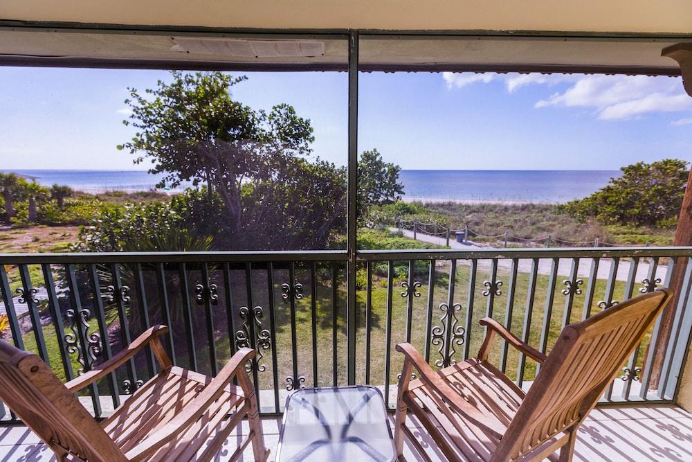 West Wind Inn Sanibel Exterior photo