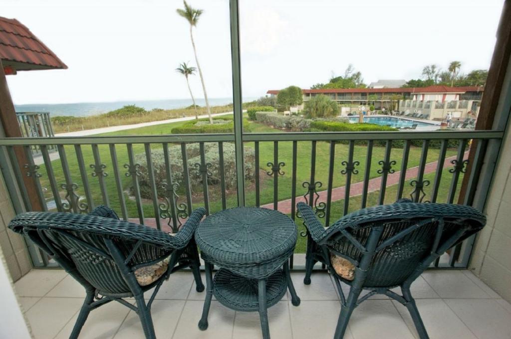West Wind Inn Sanibel Exterior photo